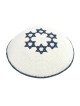 כיפה סרוגה לבנה עם מגני דוד כחול כהה | כיפה סרוגה